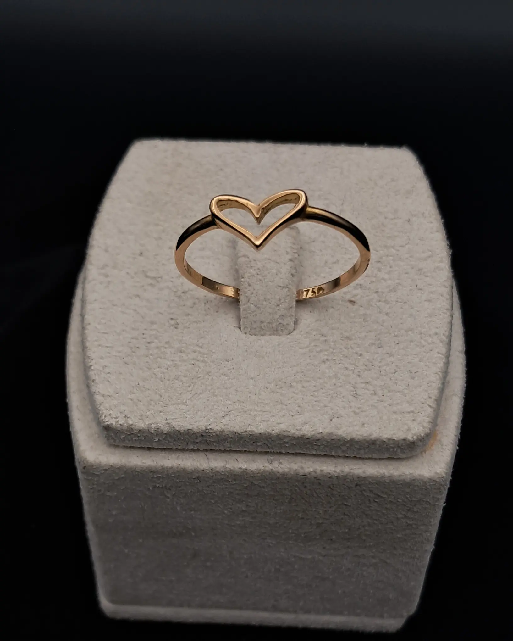 انگشتر مینیمال قلب