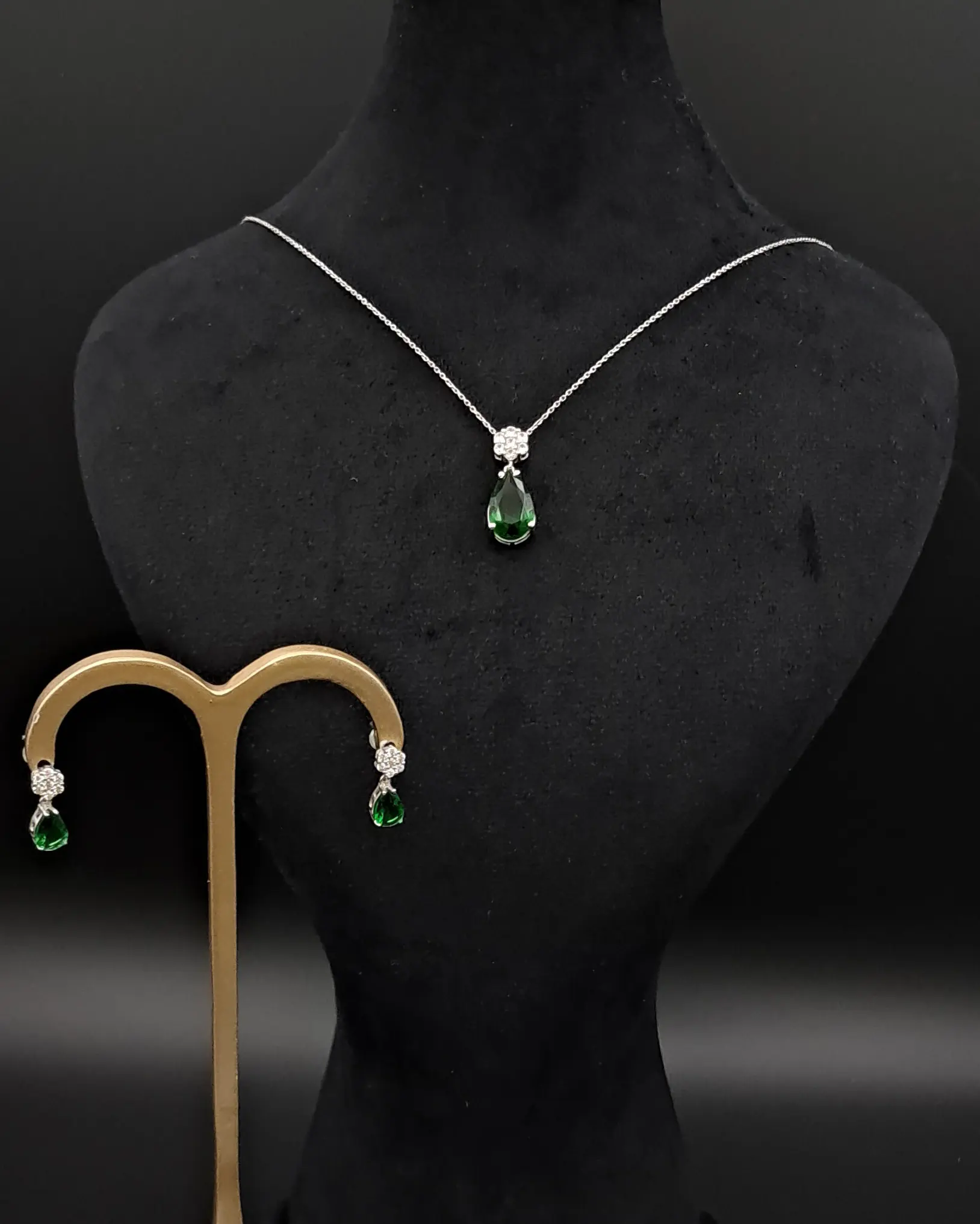 ست گردنبند و گوشواره اتمی طرح ایتالیایی