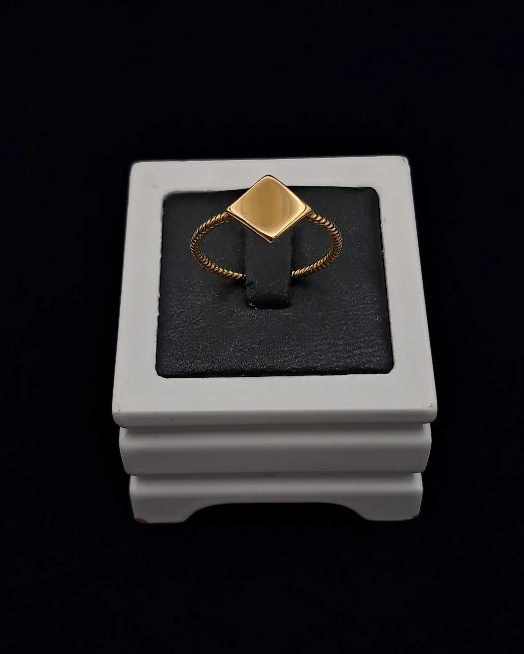 انگشتر مینیمال لوزی براق