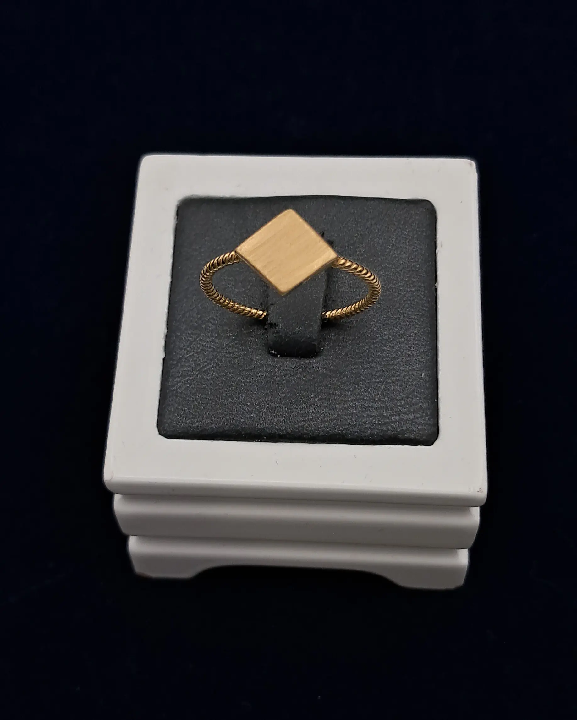 انگشتر مینیمال لوزی مات