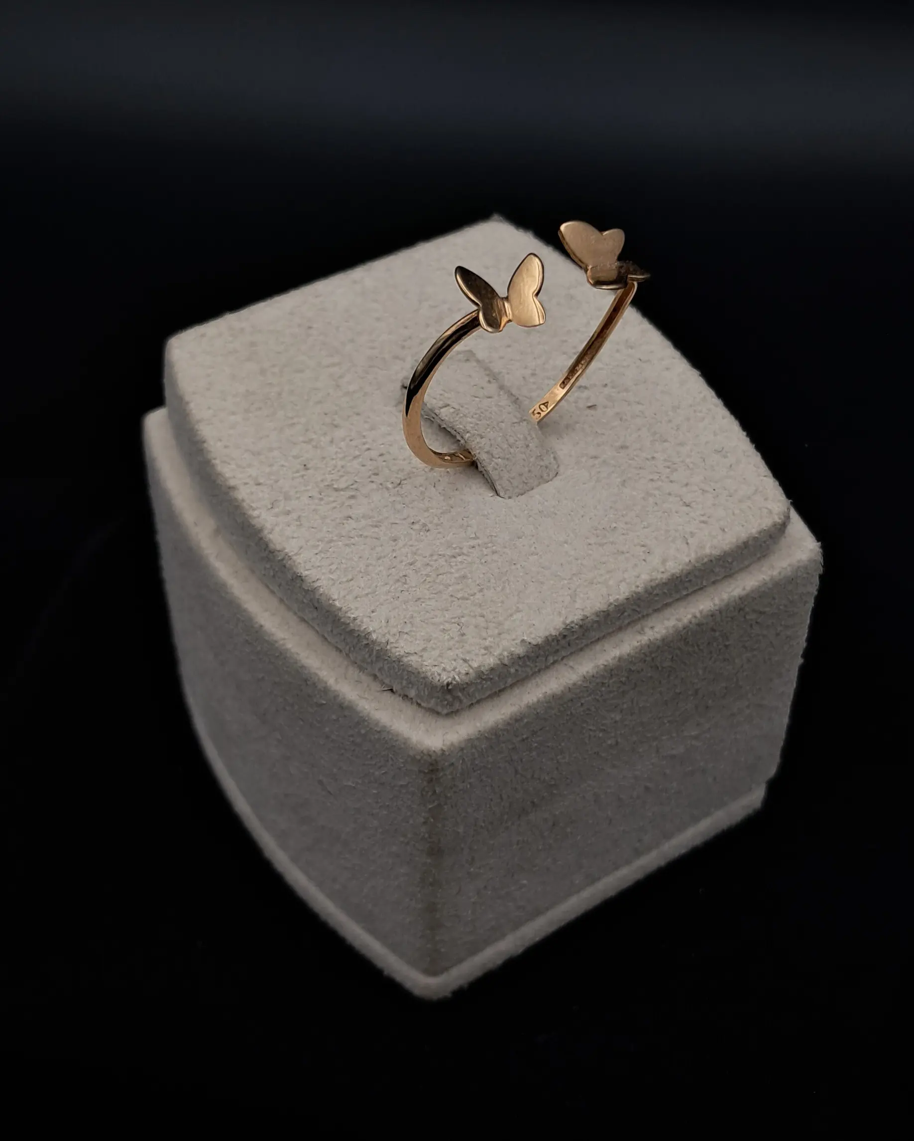 انگشتر مینیمال پروانه