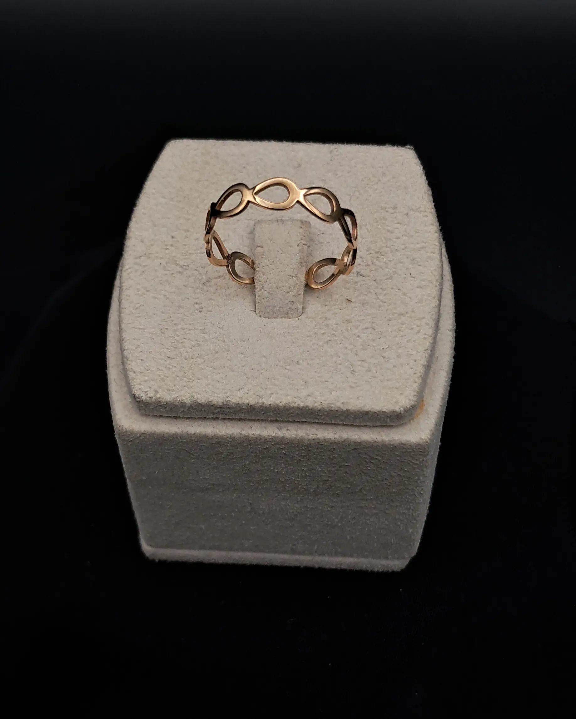 انگشتر مینیمال طرح زنجیزی